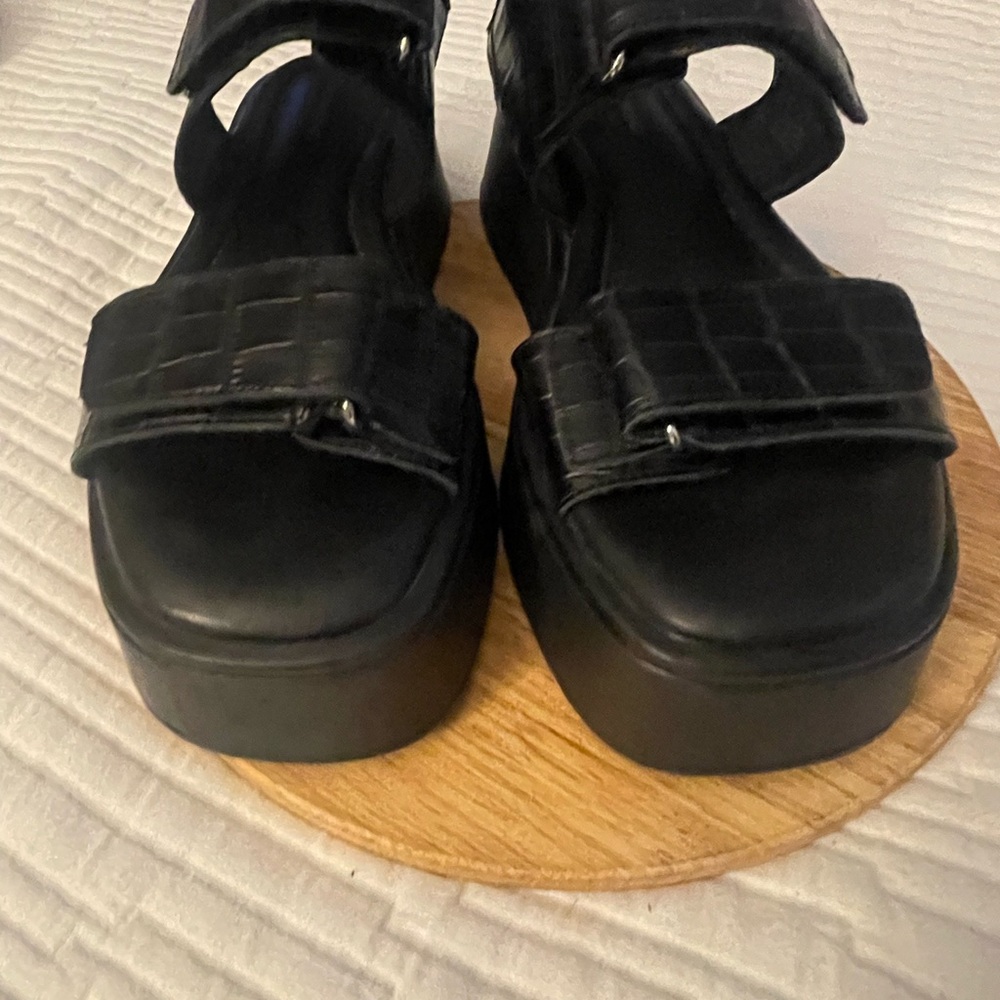 Vagabond Courtney Black Croco Platform Sandal - Picture 6 of 10